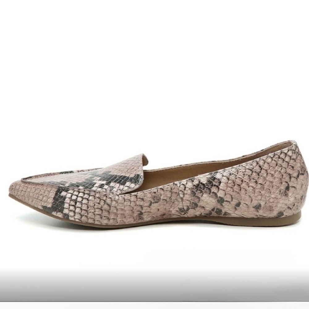 Steve Madden Blush Snakeskin Loafers size 7 - Picture 3 of 7